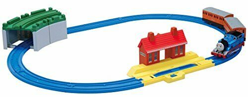Takara Tomy Plarail Thomas The Tank Engine Basic Set